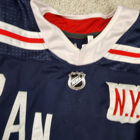 New York Rangers 2018 NHL Winter Jersey Blue Size Large L 52 DAMAGED SEE PHOTOS - Picture 3 of 8